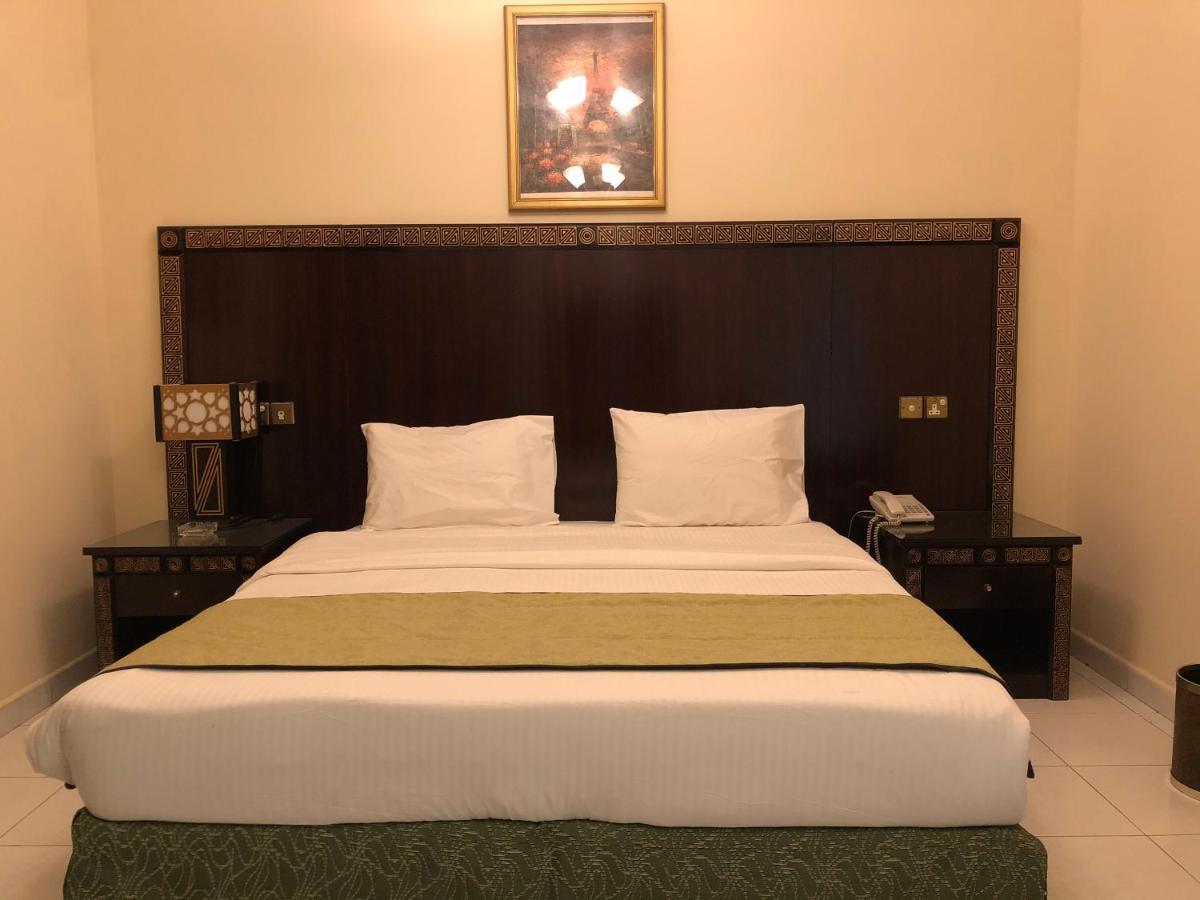 New Royal Mark Hotel Apartments Дубай Экстерьер фото