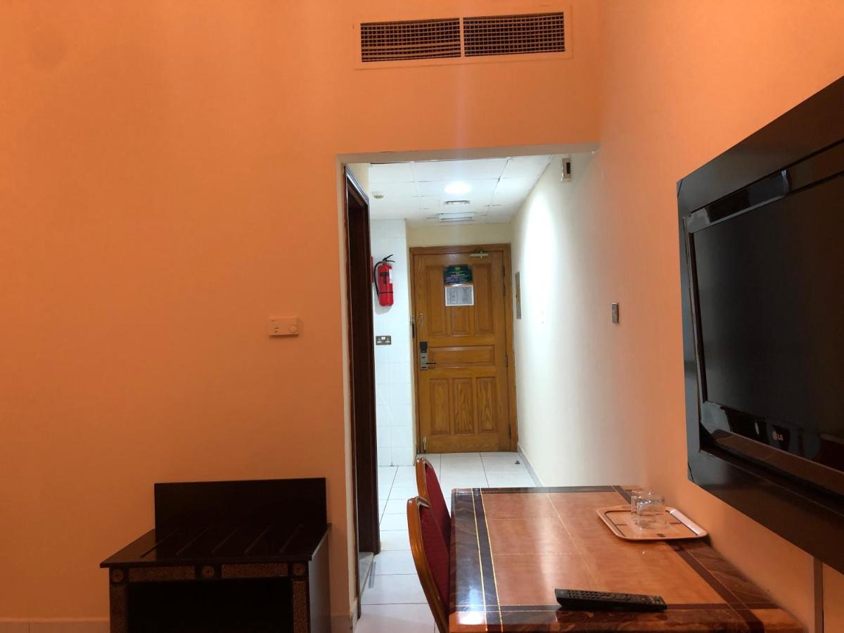 New Royal Mark Hotel Apartments Дубай Экстерьер фото