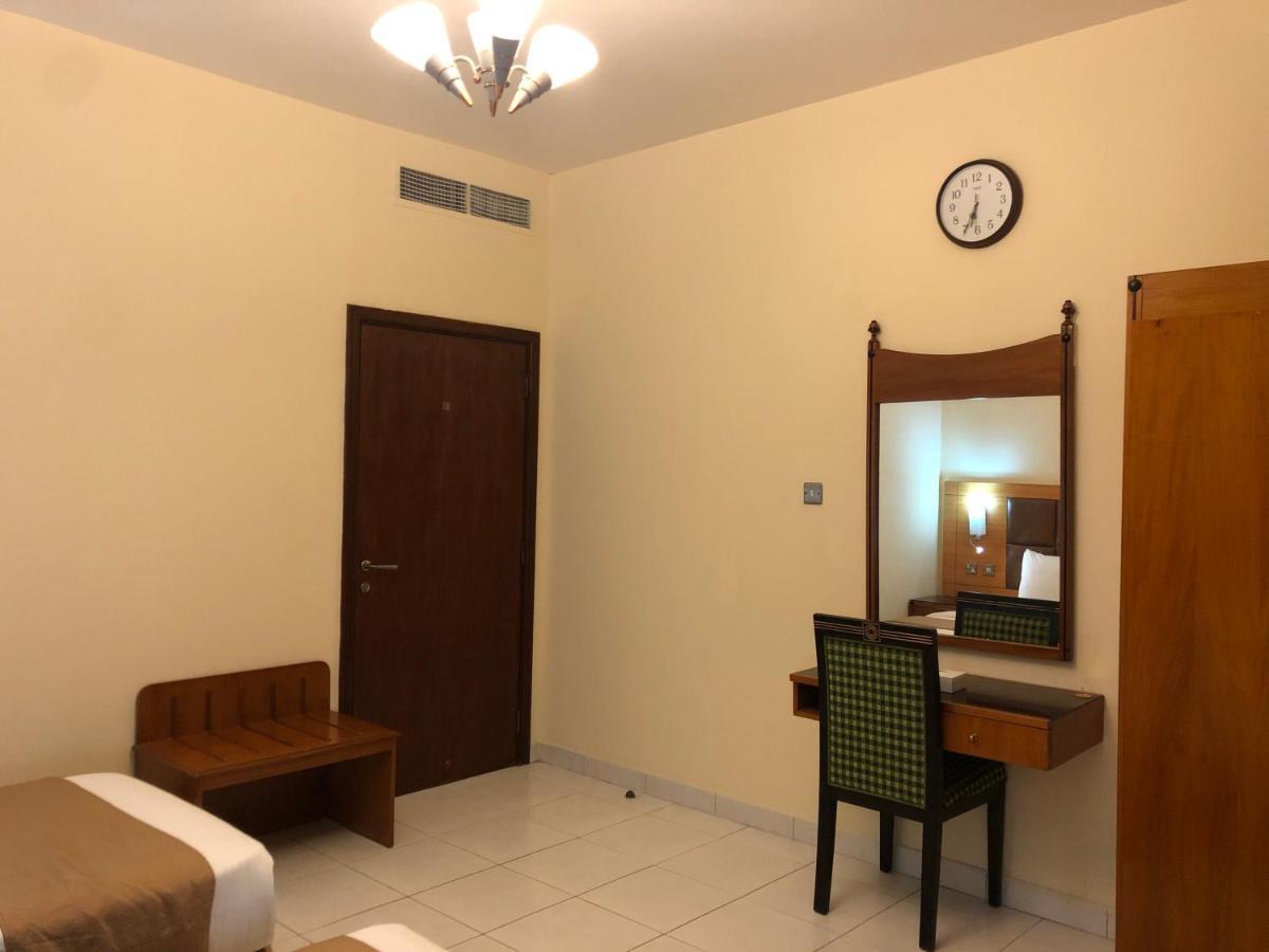 New Royal Mark Hotel Apartments Дубай Экстерьер фото