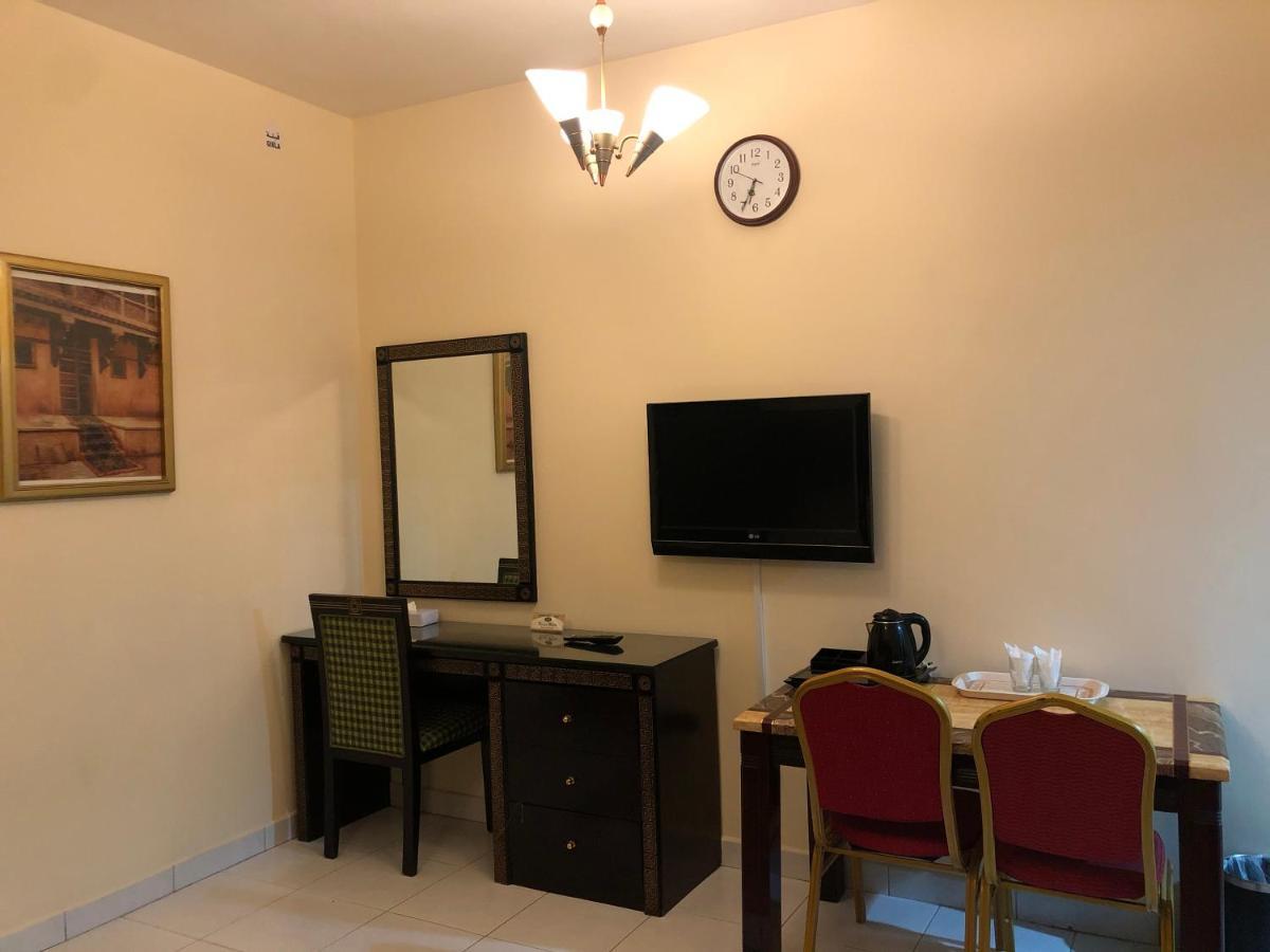 New Royal Mark Hotel Apartments Дубай Экстерьер фото